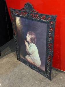 lot 44 image: Vintage Brass Regency Ornate Picture Frame wConvex Glass Girl Praying Made in Italy