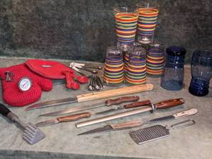 lot 132 image: Kitchen Lot - Libby Glasses, Pot Holders, Utensils
