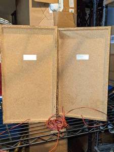 lot 21 image: SONY SPEAKER SYSTEM Model SS-G2000 Twin 3-Way Speakers