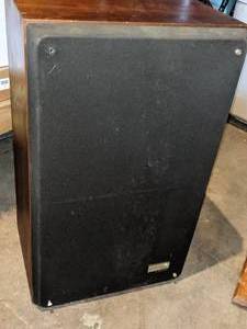 lot 25 image: Vintage Zenith Allegro 4000 Floor Speaker