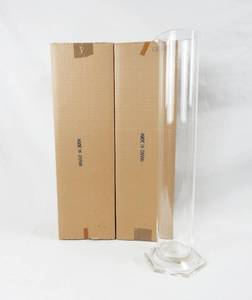 lot 7 image: Set of 2 Glass 2000 ML Graduated Cylinders