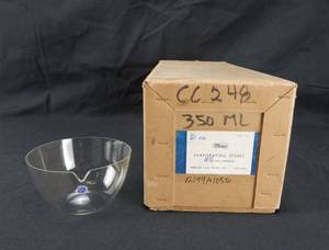 lot 133 image: Case of 21 Vintage Mercer Glass Works 350 ML Glass Evaporating Dishes - Made in West Germany