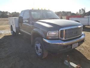 lot 206 image: 2002 Ford F-550 Super Duty 2-Door Super Cab Utility Truck