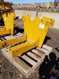 lot 230 image: 2020 K-tec Earthmovers Inc. Equipment Plate Mount JD (on pallet)