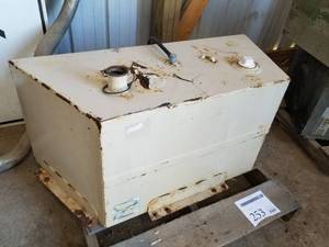 lot 253 image: Steel Tank (on pallet)