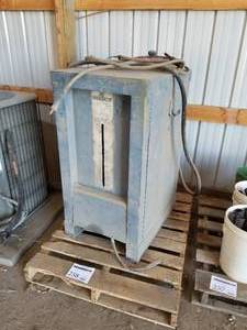 lot 258 image: Miller A.C. Arc Welder 300-S (on pallet)
