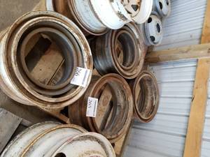 lot 265 image: Lot of (4) Commercial Truck Outer Ring Rims 23D (on pallet)