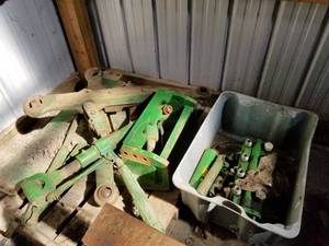 lot 278 image: John Deere Three-Point Hitch Parts - Removed from JD 8640 Model