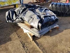lot 304 image: Tarp