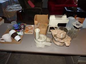 Mixer with glass bowls and attachments, blender, food processor and cups