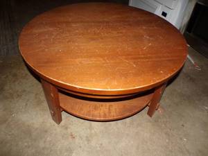 Round coffee table