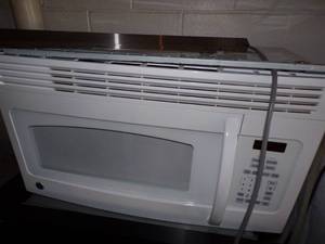 Under-cabinet GE microwave