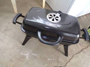 Table top charcoal grill