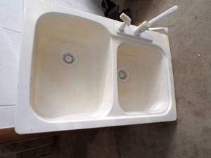 Kitchen sink with faucet