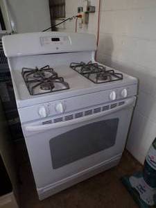 GE gas range