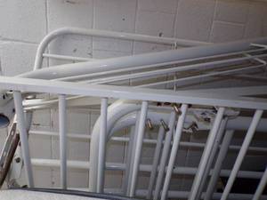 White metal bunk bed w free mattresses