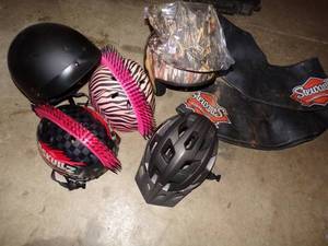 5 helmets and 2 tubes