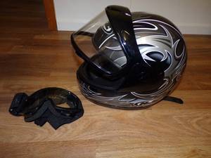 Small helmet w goggles