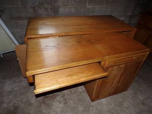 Wood Corner Desk (2 Pieces)