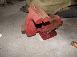 Red Vise