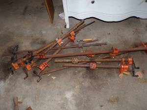 8 Pipe Clamps and 3 Bar Clamps