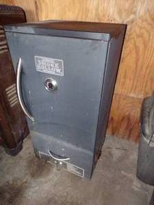 Authentic Smoke Hollow Brand Wood Smoker