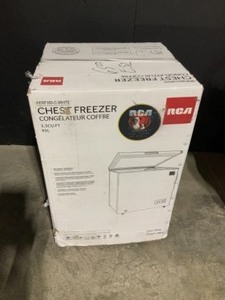 lot 52 image: RCA 3.5 CU. FT. CHEST FREEZER IN WHITE. SEE PICTURES