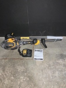 lot 54 image: DEWALT 15 IN. 60V MAX LITHIUM-IONS CORDLESS FLEXVOLT BRUSHLESS STRING GRASS TRIMMER. SEE PICTURES