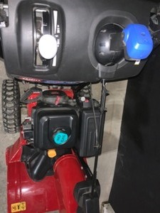 lot 62 image: TORO POWER MAX 824 OE 24 IN. 252CC TWO-STAGE ELECTRIC START GAS SNOW BLOWER. SEE PICTURES