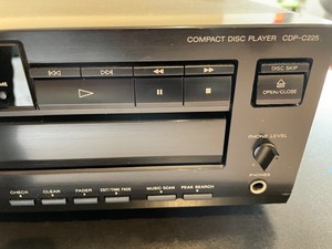 Sony High Density Linear Converter Digital Servo System 5 Disk CD Player