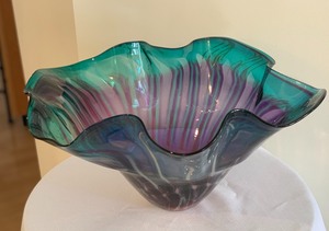 Gorgeous Art Glass Bowl