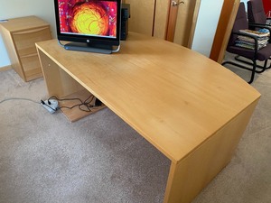 Beautiful Light Wood Tone Desk