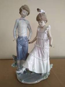 lot 11 image: Lladro One, Two, Three Boy and Girl Figurine