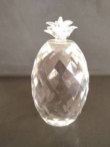 lot 16 image: Saks Fith Avenue Crystal Pineapple