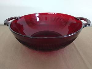 lot 23 image: Cranberry Glass Serving Dish