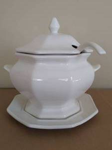 lot 33 image: Four Piece Soup Tureen