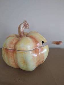 lot 34 image: Bresolin Soup Tureen