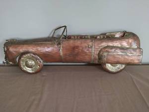 lot 47 image: Metal Car Wall Hanging