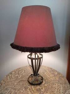 lot 160 image: Table Lamp