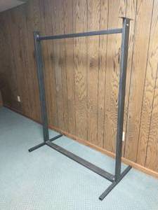 lot 52 image: Metal CoatClothing Rack