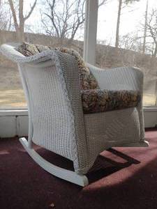 lot 59 image: White Wicker Rocking Chair