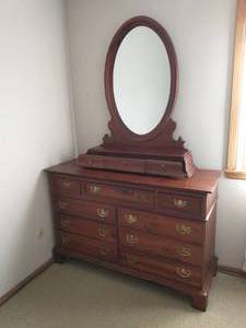 lot 70 image: Lowboy Dresser With 9 Drawers And Mirror
