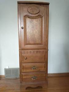 lot 72 image: Cabinet With Drawers