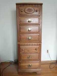 lot 74 image: Seven Drawer Chest