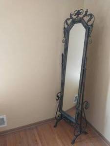 lot 81 image: Large Floor Mirror