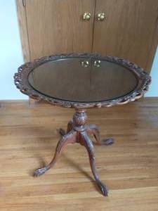 lot 84 image: Eastlake Style End table Carved With Glass