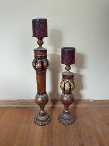 lot 87 image: Pair Of Candle Stands