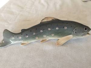 lot 158 image: Hand Painted Ceramic Fish Lot