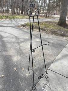 lot 173 image: Large Metal Easel