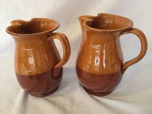 lot 192 image: 2 Jay Willfred Pitchers Made In Italy